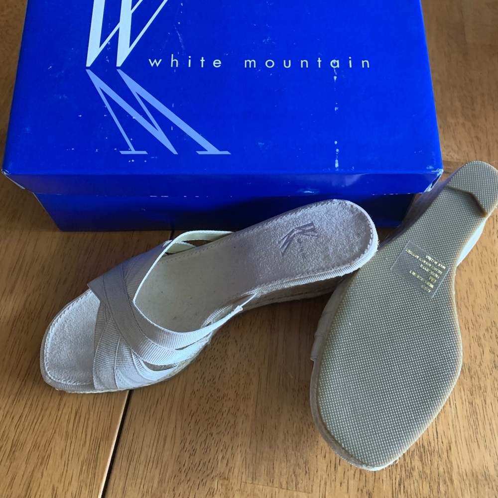 Woman Size 6 Natural Style Wedge